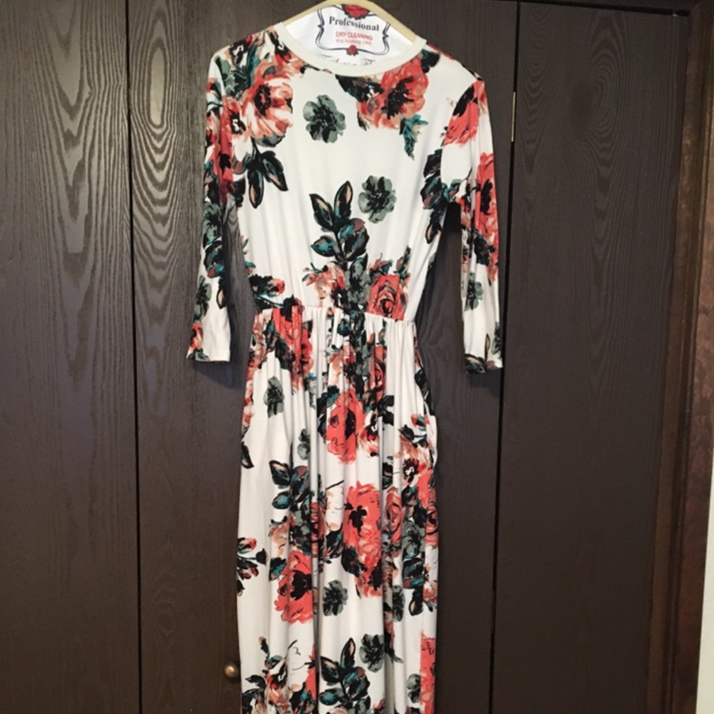 Floral Maxi dress , so cozy!!